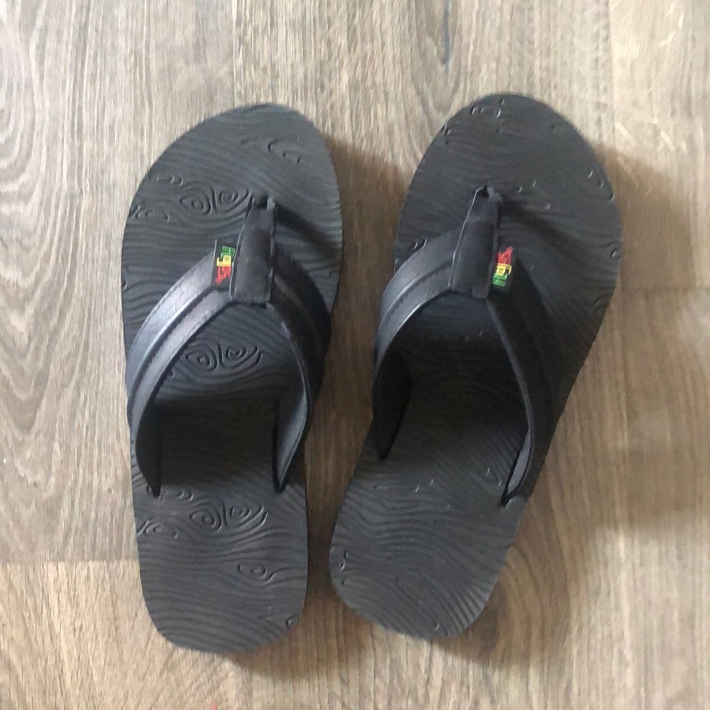 BOYS size 7 FLOJOS black flip flops NEW